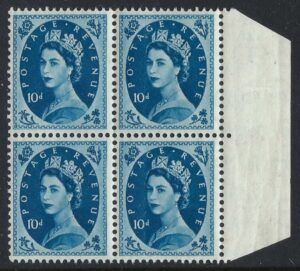 QEII St Edward`s Crown sg552 10d Prussian blue block – unmounted mint